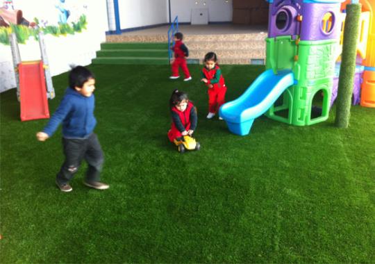幼儿园人造草坪案例